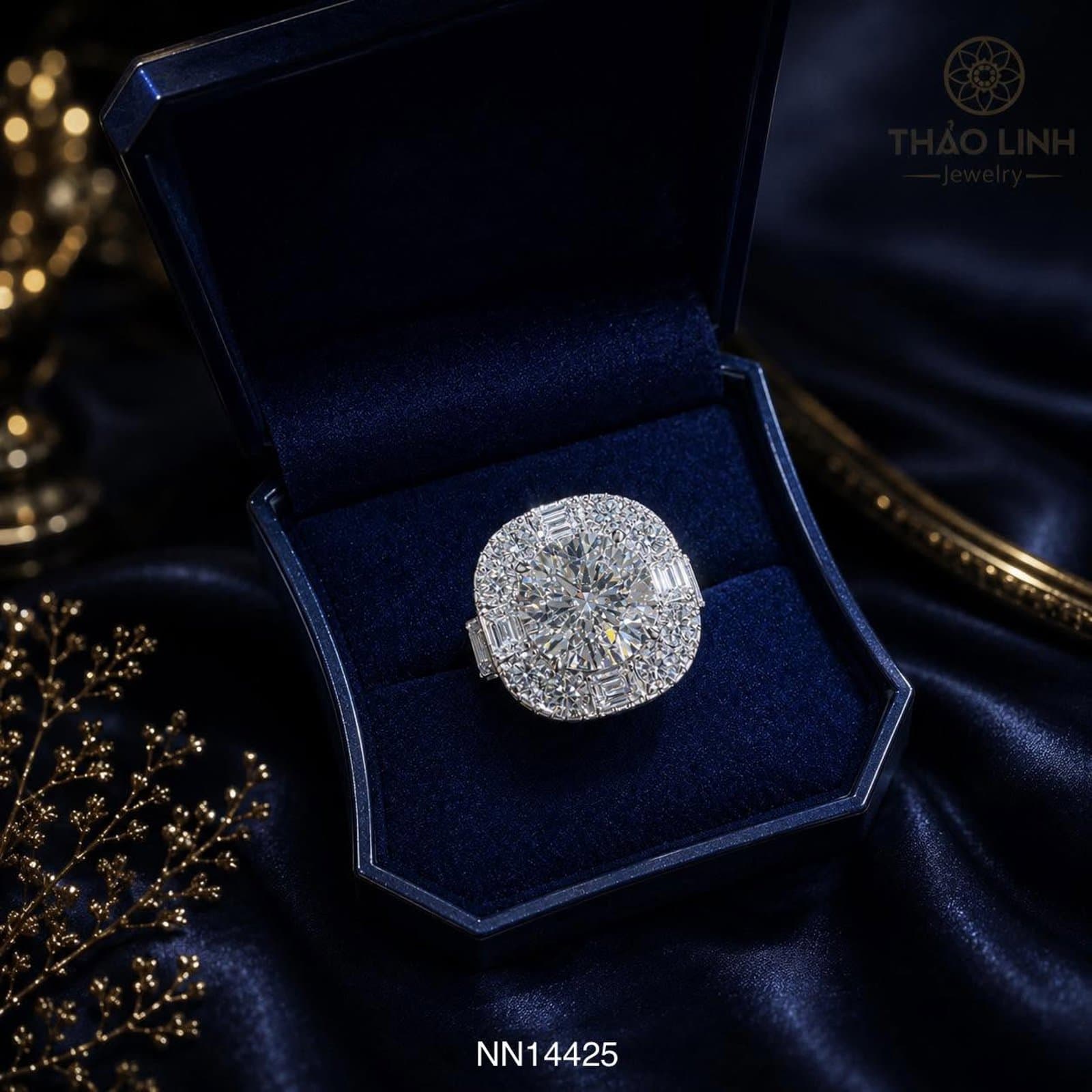Nhẫn Băng Hoa - Kim cương nuôi cấy viên chủ 11ly halo vuông