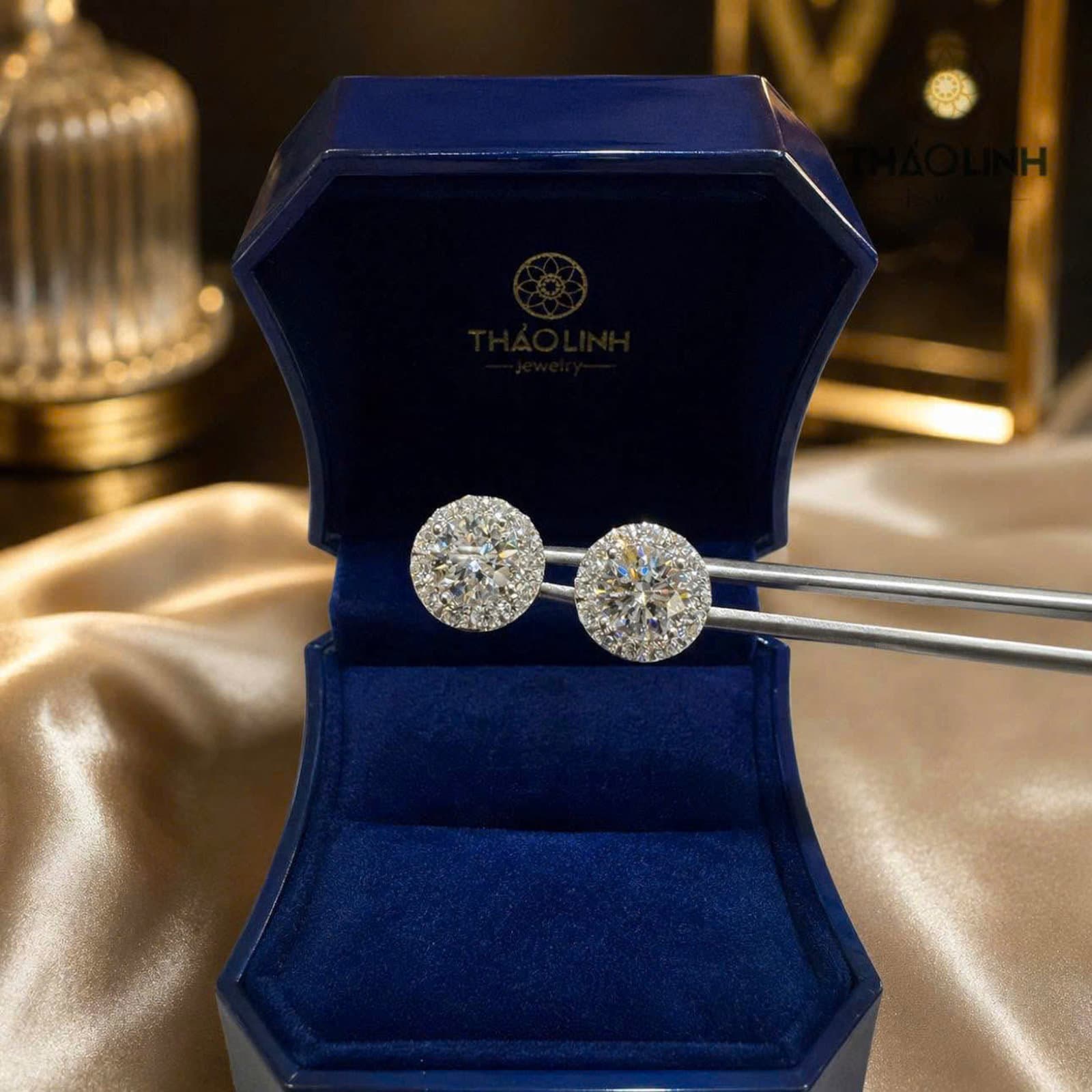 Bông Tai Nụ Halo Kim Cương Nuôi Cấy 6ly3 Nước D - Vàng Trắng 14K