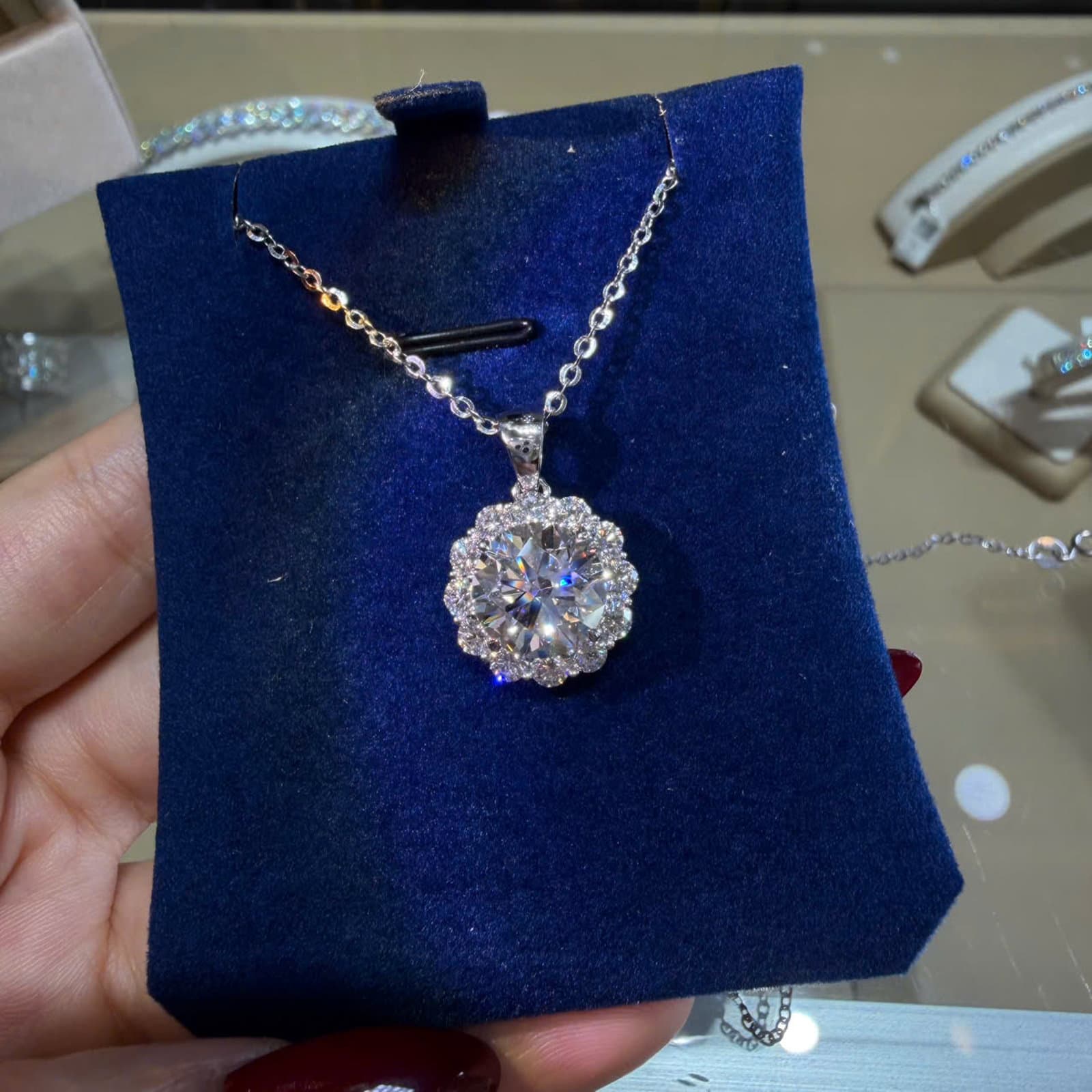Mặt Dây Liên Hoa - Kim Cương Nuôi Cấy Viên Chủ 10ly Halo