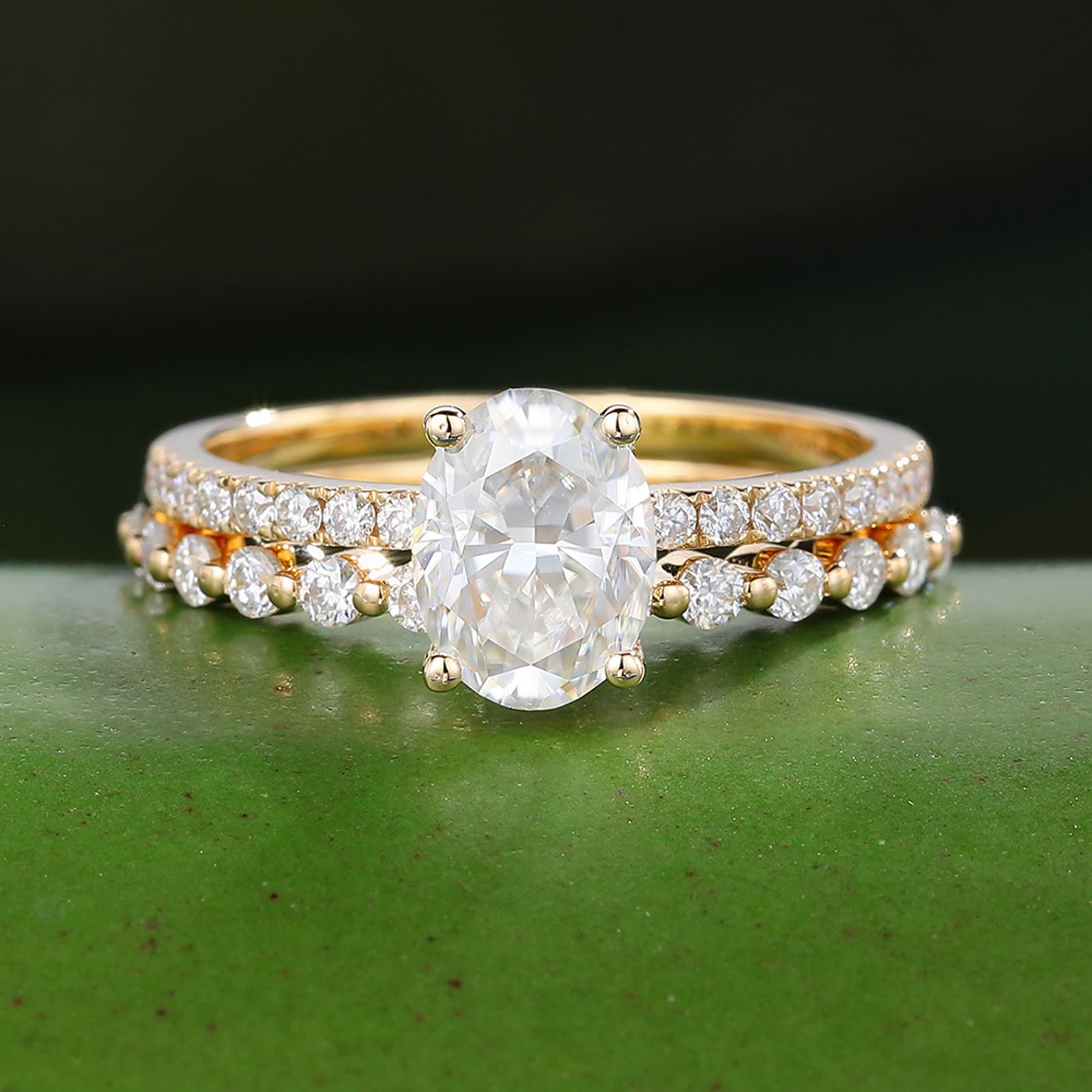 Nhẫn Cầu Hôn Couple Kim Cương Nuôi Cấy Oval 0.9 Carat - Vàng Vàng 14K